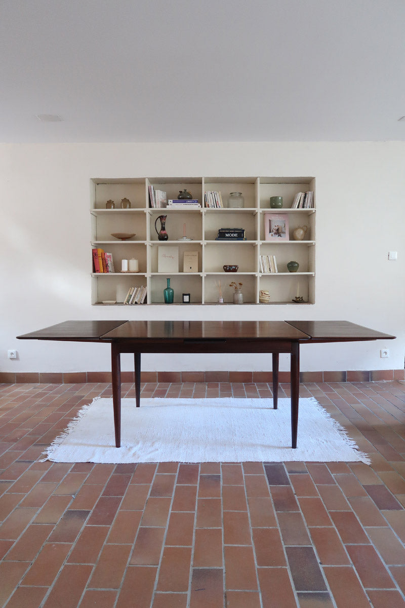 Table à manger scandinave extensible en palissandre, design danois mid-century des années 60, plateau en excellent état.