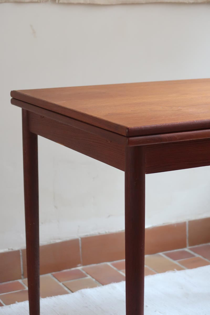 table à rallonges scandinave teck danemark années 60 petit format design nordique