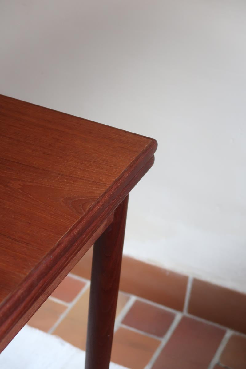 table à rallonges scandinave teck danemark années 60 petit format design nordique