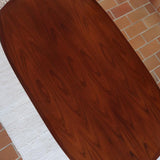 table basse scandinave ovale noyer foncé danemark années 60 design johannes andersen