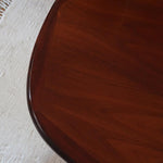 table basse scandinave ovale noyer foncé danemark années 60 design johannes andersen