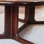 table basse scandinave ovale noyer foncé danemark années 60 design johannes andersen