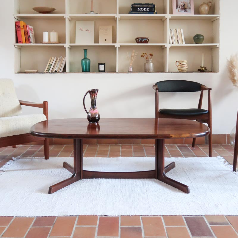 table basse scandinave ovale noyer foncé danemark années 60 design johannes andersen