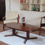 table basse scandinave ovale noyer foncé danemark années 60 design johannes andersen