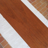 table basse scandinave en teck avec plateau bas repose magazines danemark années 60