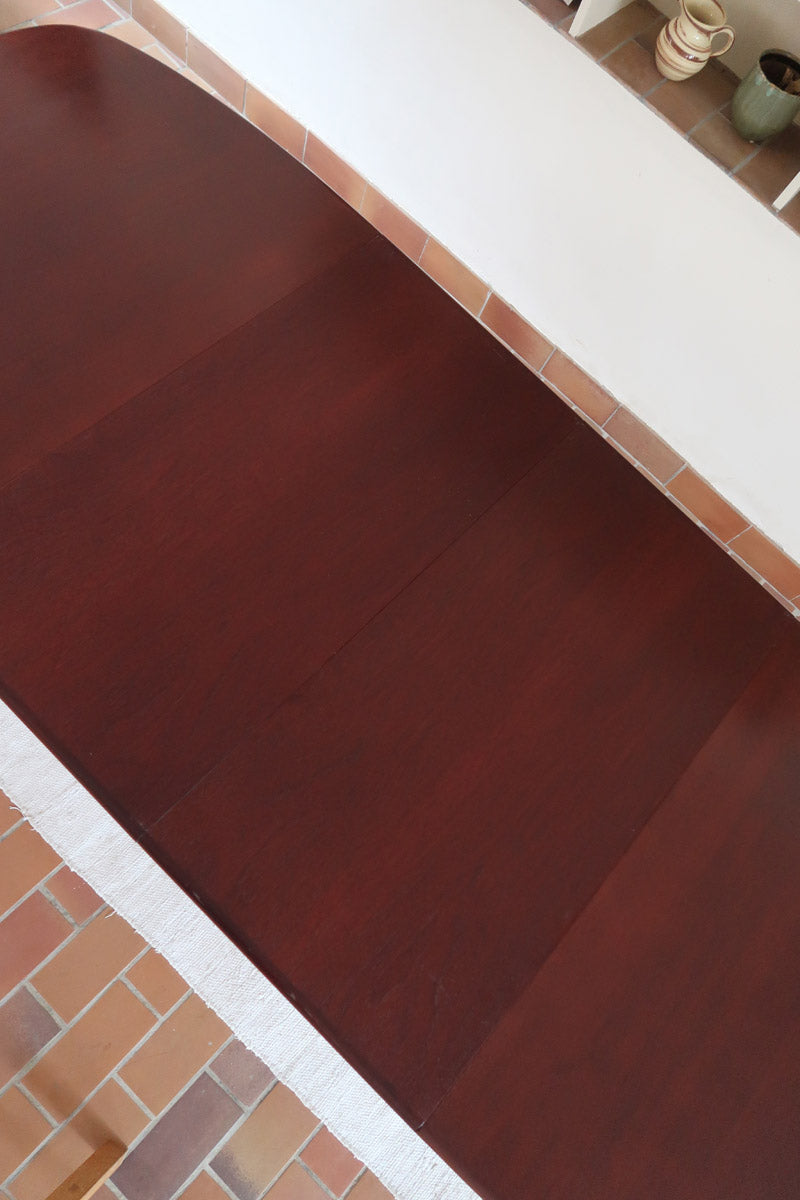 Table à manger ovale Skovby en teck, avec piètement central et deux rallonges intégrées, design danois années 60.