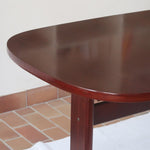 Table ovale à rallonges Farstrup en acajou foncé Danemark années 70, piétement traîneau double colonne sur patins arqués, 12 couverts
