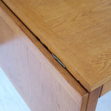 Table à manger scandinave extensible en chêne clair années 60, deux abattants intégrés, jusqu'à 12 couverts, pieds droits