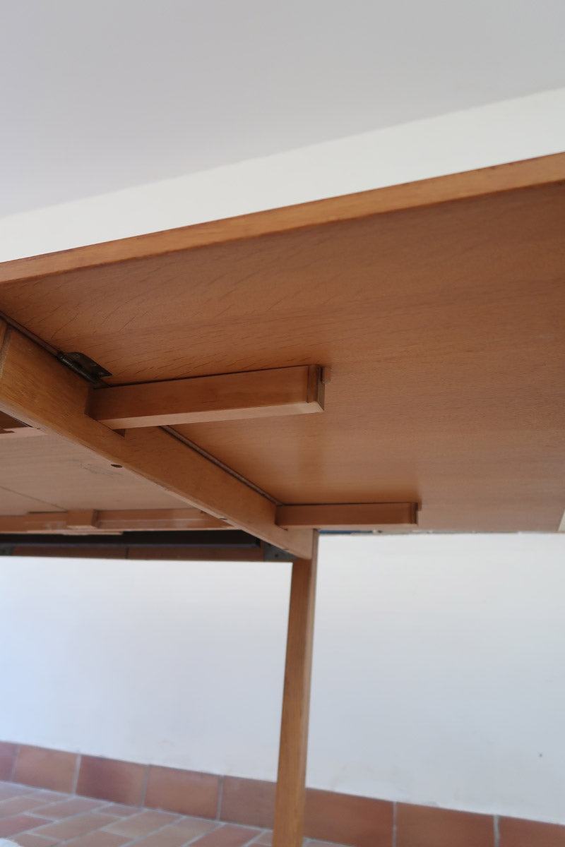 Table à manger scandinave extensible en chêne clair années 60, deux abattants intégrés, jusqu'à 12 couverts, pieds droits