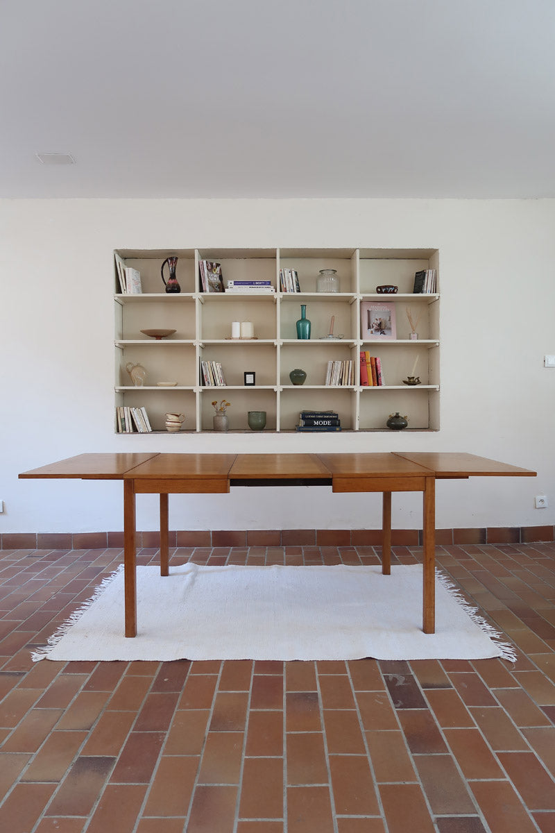 Table à manger scandinave extensible en chêne clair années 60, deux abattants intégrés, jusqu'à 12 couverts, pieds droits