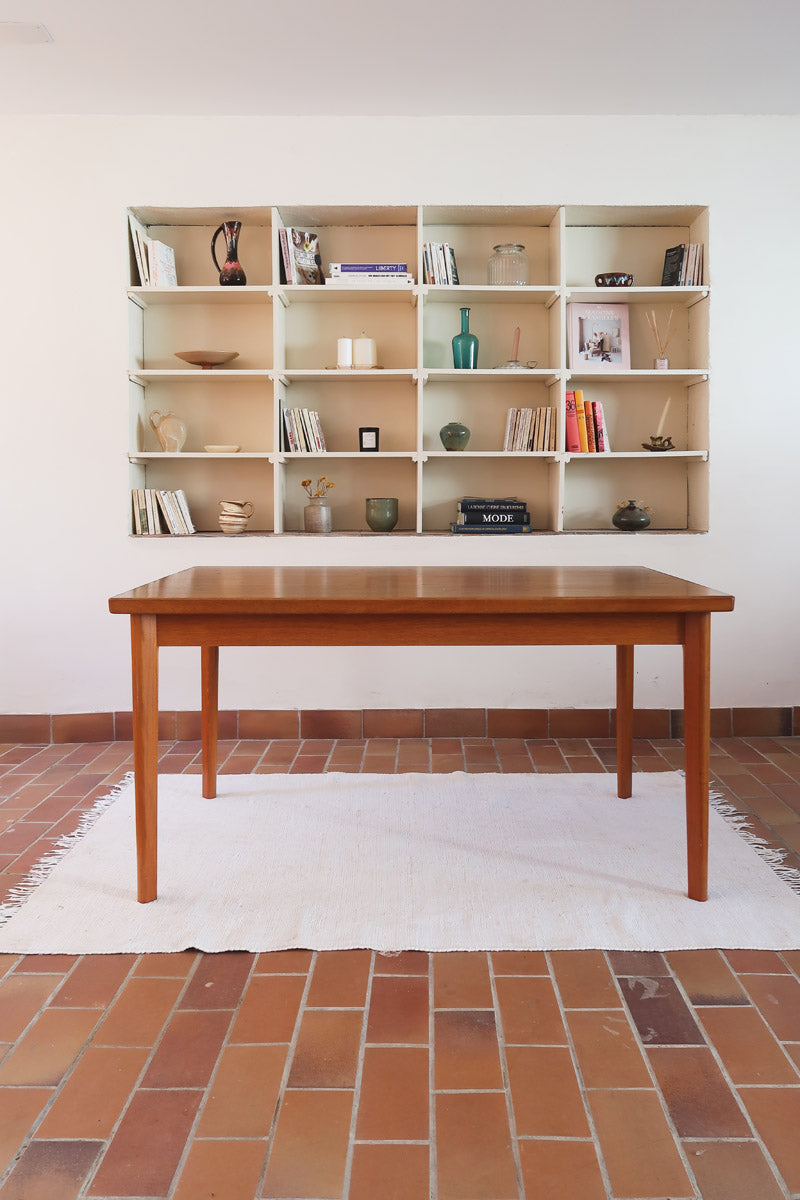 Table à manger scandinave extensible en teck années 60, allonges papillon latérales, pieds fuseau, jusqu'à 10 couverts