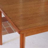 Table à manger scandinave extensible en teck années 60, allonges papillon latérales, pieds fuseau, jusqu'à 10 couverts