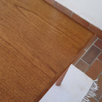 Table à manger scandinave extensible en teck années 60, allonges papillon latérales, pieds fuseau, jusqu'à 10 couverts