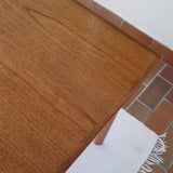Table à manger scandinave extensible en teck années 60, allonges papillon latérales, pieds fuseau, jusqu'à 10 couverts