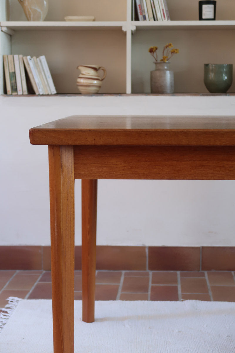 Table à manger scandinave extensible en teck années 60, allonges papillon latérales, pieds fuseau, jusqu'à 10 couverts