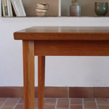 Table à manger scandinave extensible en teck années 60, allonges papillon latérales, pieds fuseau, jusqu'à 10 couverts