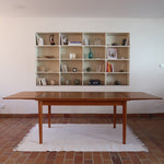 Table à manger scandinave extensible en teck années 60, allonges papillon latérales, pieds fuseau, jusqu'à 10 couverts