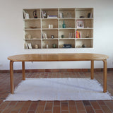 Table ronde extensible chêne Thygesen Sørensen Magnus Olesen années 70, pieds courbés sculptés, 2 rallonges