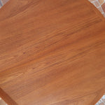 Table ronde extensible en teck massif Gudme Møbelfabrik Danemark années 60, pieds fuseau, label Danish Furniture Makers Quality Control
