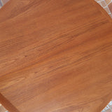 Table ronde extensible en teck massif Gudme Møbelfabrik Danemark années 60, pieds fuseau, label Danish Furniture Makers Quality Control