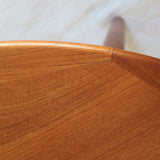 Table ronde extensible en teck massif Gudme Møbelfabrik Danemark années 60, pieds fuseau, label Danish Furniture Makers Quality Control