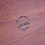 Table ronde extensible en teck massif Gudme Møbelfabrik Danemark années 60, pieds fuseau, label Danish Furniture Makers Quality Control