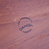 Table ronde extensible en teck massif Gudme Møbelfabrik Danemark années 60, pieds fuseau, label Danish Furniture Makers Quality Control