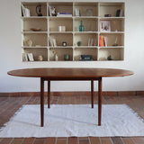 Table ronde extensible en teck massif Gudme Møbelfabrik Danemark années 60, pieds fuseau, label Danish Furniture Makers Quality Control