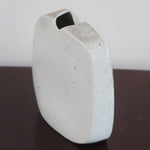Vase galet fendu porcelaine Virebent France années 70, décor abstrait bande brun orangé médaillon décentré, marquage gravé Puy-l'Évêque