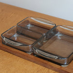 Vide-poche compartimenté scandinave bois massif et verre fumé Denmark années 60, trois raviers encastrés, art de la table danois mid-century
