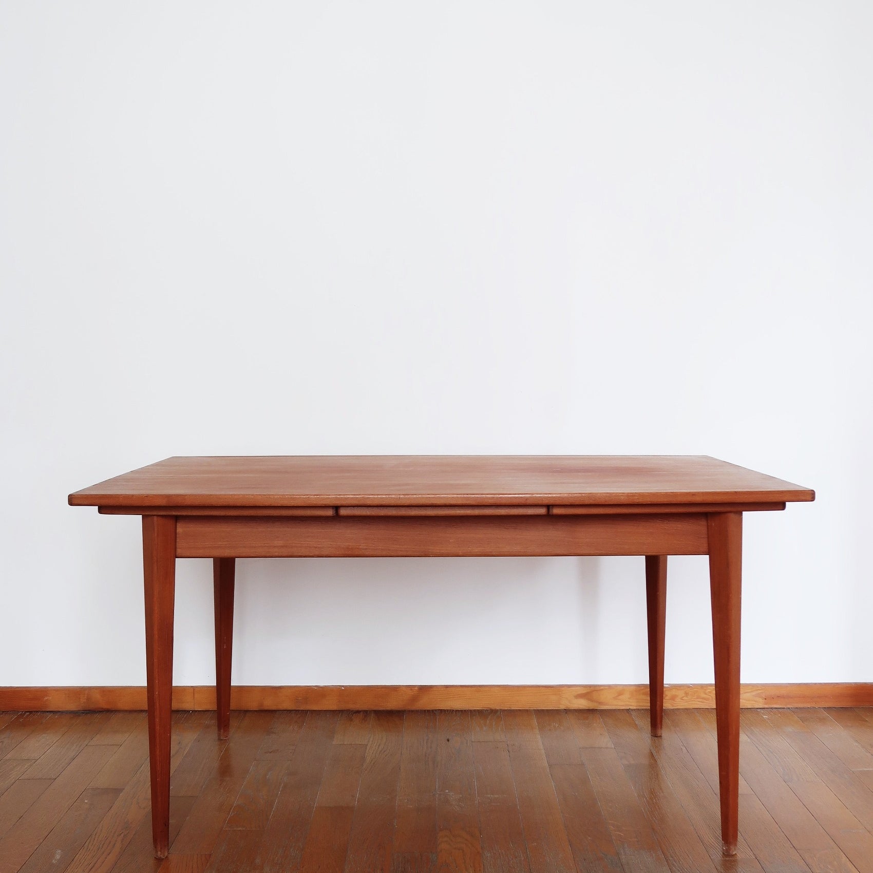 table scandinave vintage extensible rallonges teck baumann pieds compas