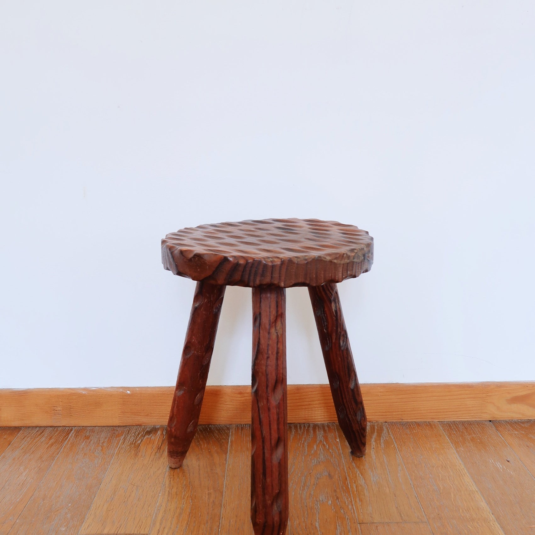 Tabouret bois tourné tripode demi lune vintage ancien campagne | Selency Tabouret bois tourné tripode demi lune vintage ancien campagne | Selency